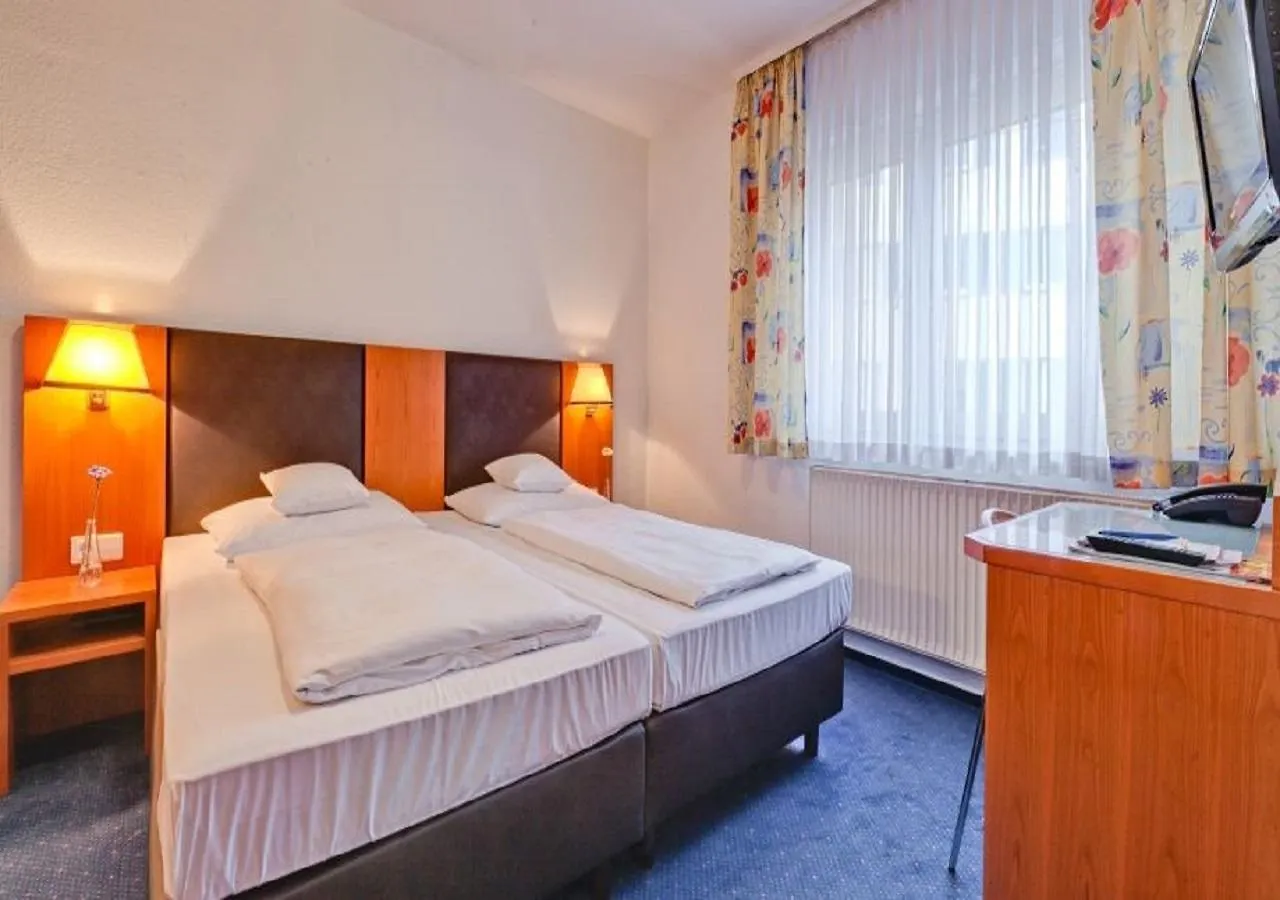 Hotel am Friedensplatz Stuttgart 3*,  Duitsland